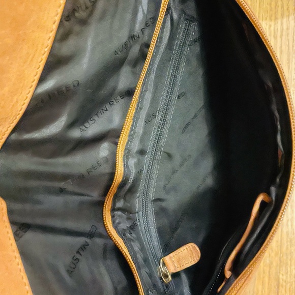 Austin Reed Crossbody - Picture 5 of 5